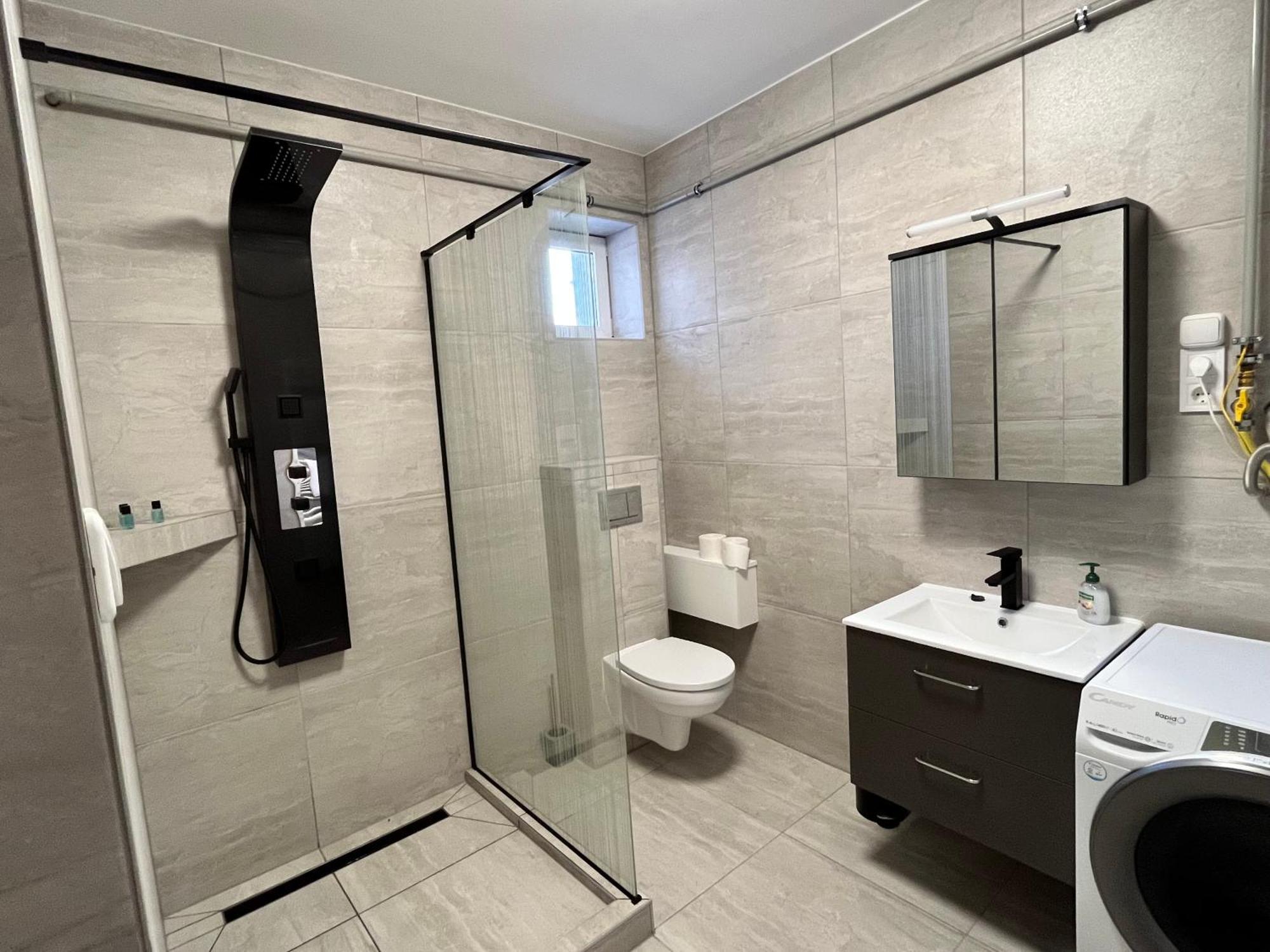 Apartment 4ml Boutique *